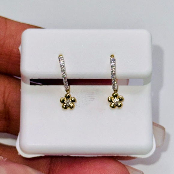10k Solid Gold Genuine SI Certified Real Diamond Dangle Flower Hoops APPRAISED! - Picture 6 of 7